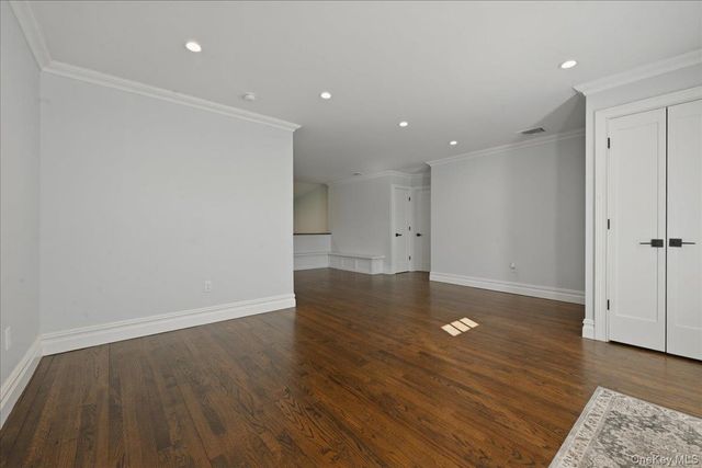 26 Clearland Avenue, Carle Place, NY 11514