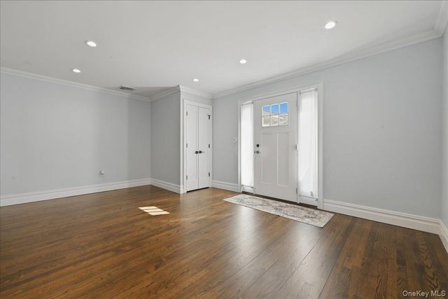 26 Clearland Avenue, Carle Place, NY 11514