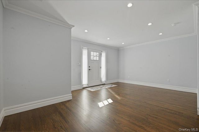 26 Clearland Avenue, Carle Place, NY 11514
