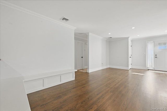 26 Clearland Avenue, Carle Place, NY 11514
