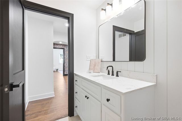1809 Woodland Road, New Albany, IN 47150