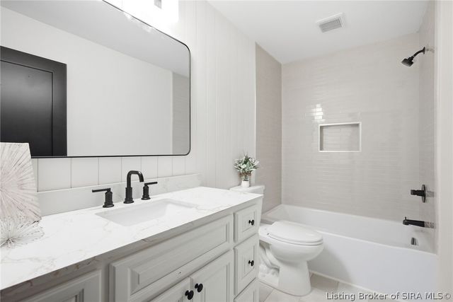 1809 Woodland Road, New Albany, IN 47150