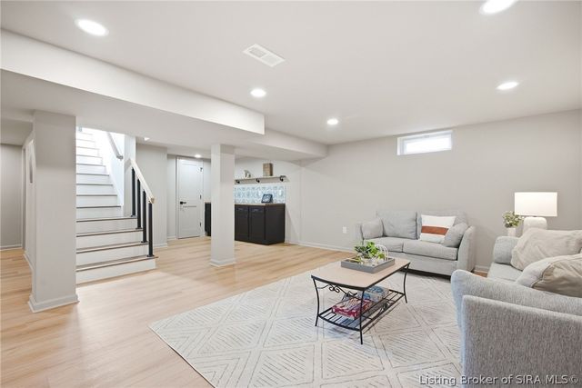 1809 Woodland Road, New Albany, IN 47150
