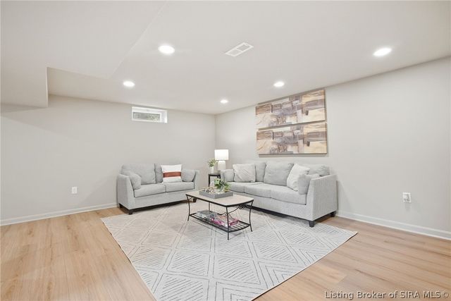1809 Woodland Road, New Albany, IN 47150