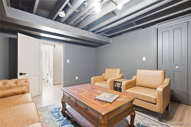 1809 Woodland Road, New Albany, IN 47150