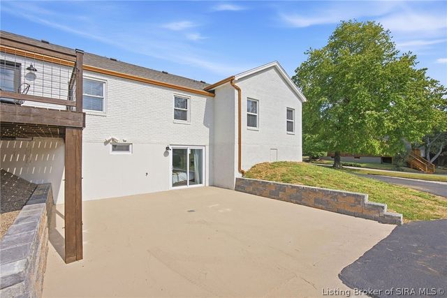 1809 Woodland Road, New Albany, IN 47150