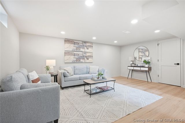 1809 Woodland Road, New Albany, IN 47150