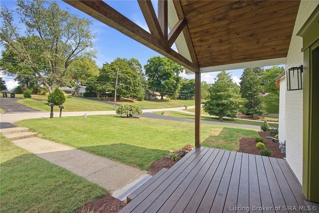1809 Woodland Road, New Albany, IN 47150