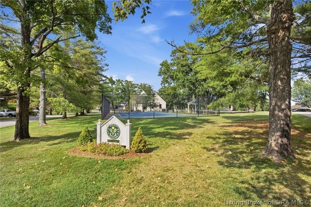 1809 Woodland Road, New Albany, IN 47150