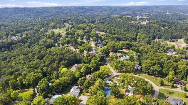 1809 Woodland Road, New Albany, IN 47150