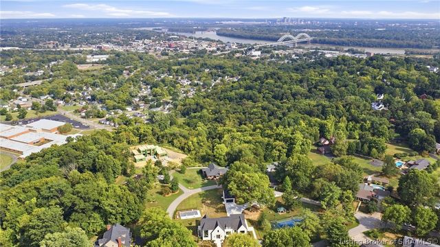 1809 Woodland Road, New Albany, IN 47150