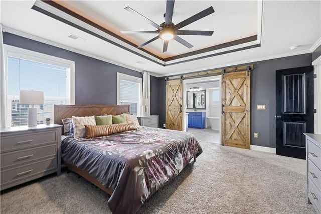 16724 S Skyview Lane, Olathe, KS 66062