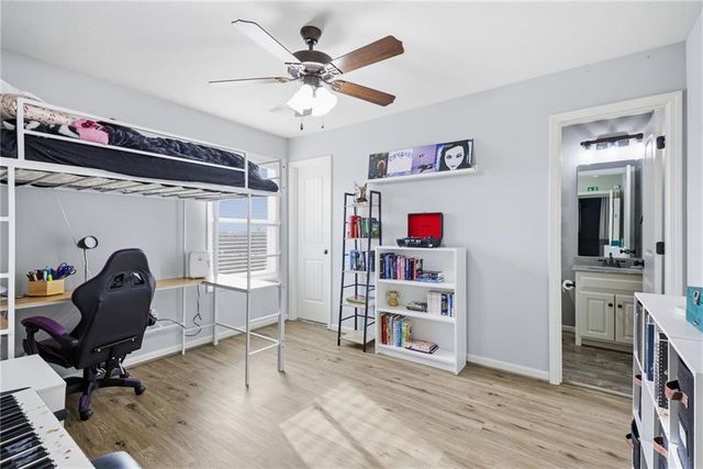 16724 S Skyview Lane, Olathe, KS 66062