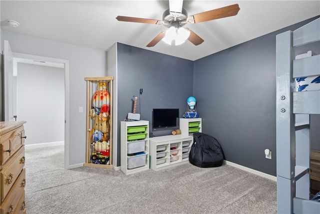 16724 S Skyview Lane, Olathe, KS 66062