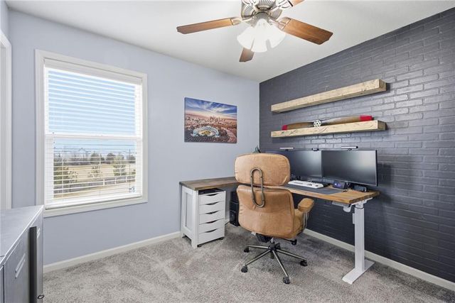 16724 S Skyview Lane, Olathe, KS 66062