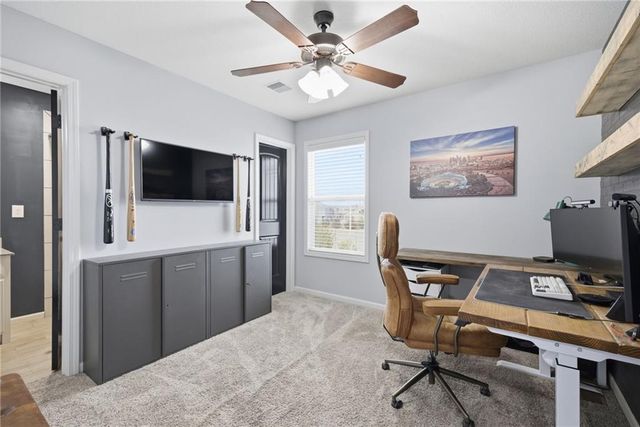 16724 S Skyview Lane, Olathe, KS 66062