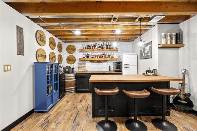 16724 S Skyview Lane, Olathe, KS 66062