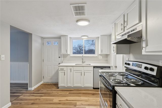 537 Fieldstone Dr, Monroeville, PA 15146