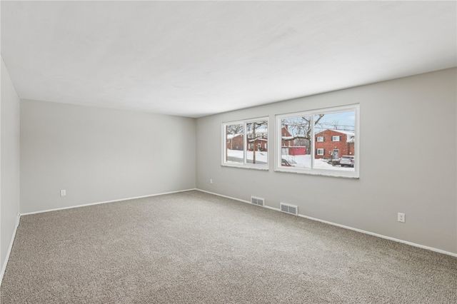 537 Fieldstone Dr, Monroeville, PA 15146