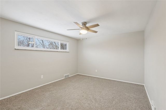 537 Fieldstone Dr, Monroeville, PA 15146