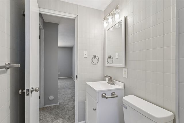 537 Fieldstone Dr, Monroeville, PA 15146