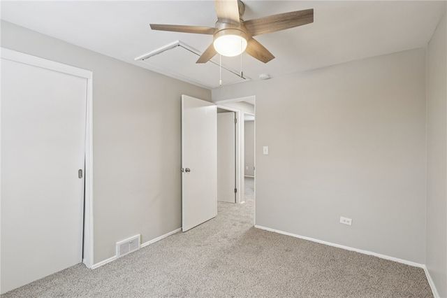 537 Fieldstone Dr, Monroeville, PA 15146