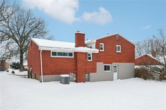 537 Fieldstone Dr, Monroeville, PA 15146