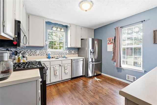 237 WHITE PINES Drive, Dallas, GA 30157