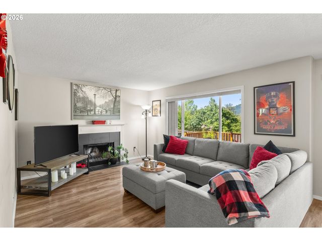 2622 STRASBURG Dr, Forest Grove, OR 97116