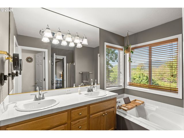 2622 STRASBURG Dr, Forest Grove, OR 97116