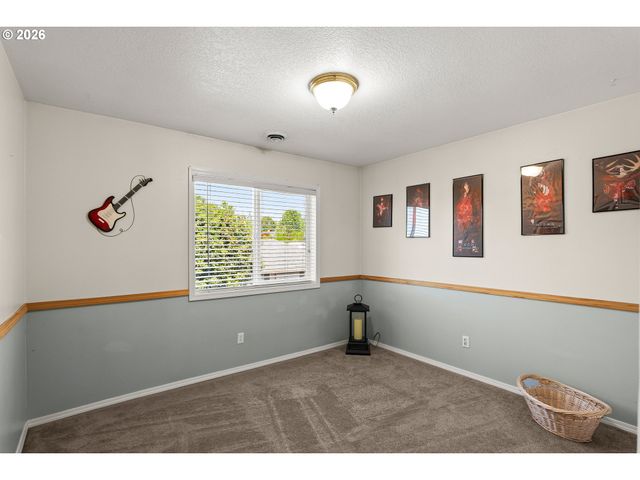 2622 STRASBURG Dr, Forest Grove, OR 97116