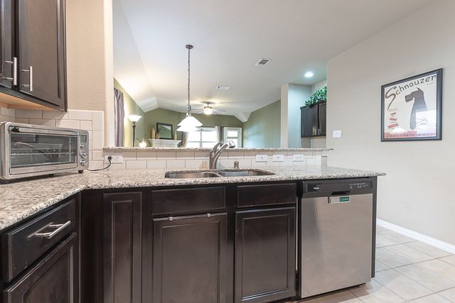 1161 Crest Breeze Drive, Fort Worth, TX 76052