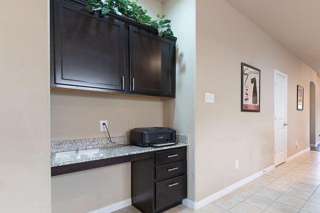 1161 Crest Breeze Drive, Fort Worth, TX 76052