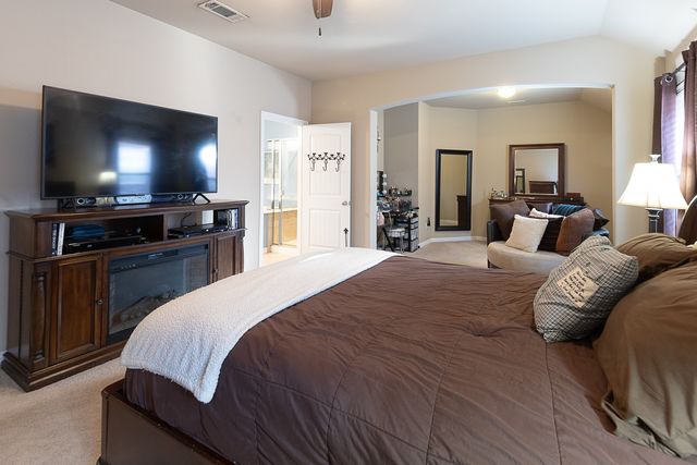 1161 Crest Breeze Drive, Fort Worth, TX 76052