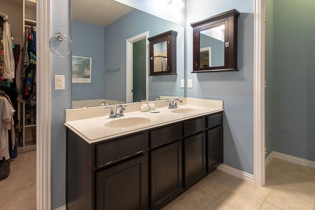 1161 Crest Breeze Drive, Fort Worth, TX 76052