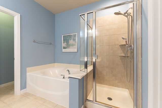 1161 Crest Breeze Drive, Fort Worth, TX 76052