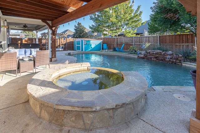 1161 Crest Breeze Drive, Fort Worth, TX 76052