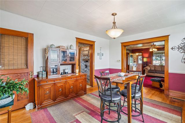 501 Jefferson Avenue, Lowden, IA 52255