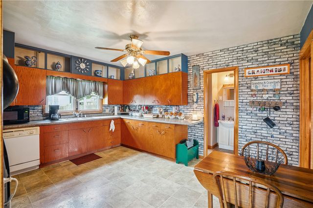 501 Jefferson Avenue, Lowden, IA 52255