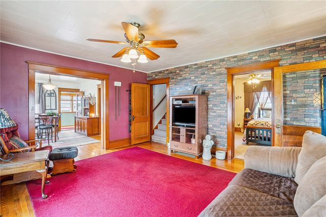 501 Jefferson Avenue, Lowden, IA 52255