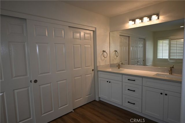 93 Linhaven, Irvine, CA 92602