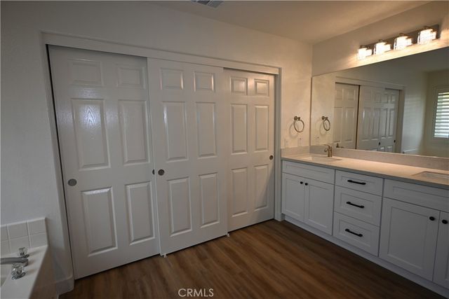 93 Linhaven, Irvine, CA 92602