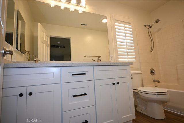 93 Linhaven, Irvine, CA 92602