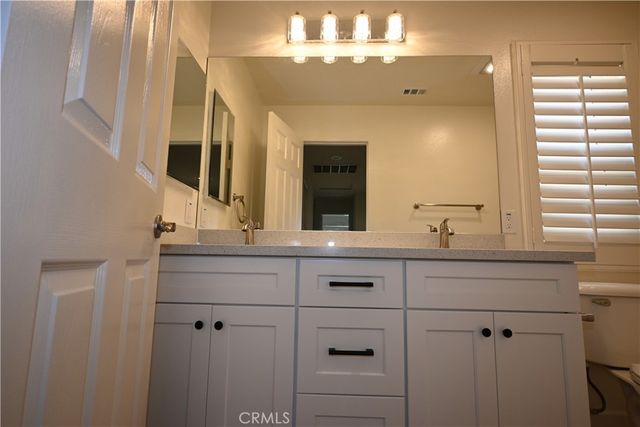 93 Linhaven, Irvine, CA 92602