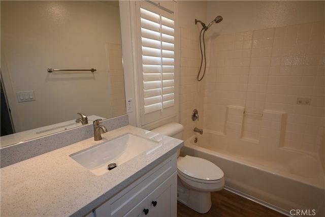 93 Linhaven, Irvine, CA 92602