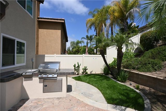 93 Linhaven, Irvine, CA 92602