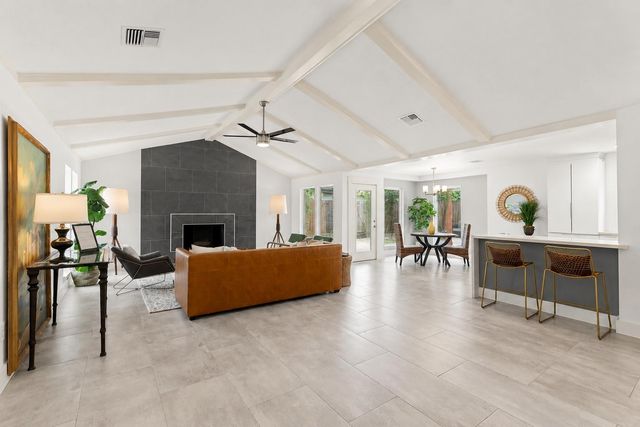 10611 Deerwood Road, Houston, TX 77042