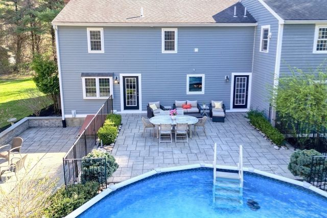 11 Heather's Path, Plympton, MA 02367