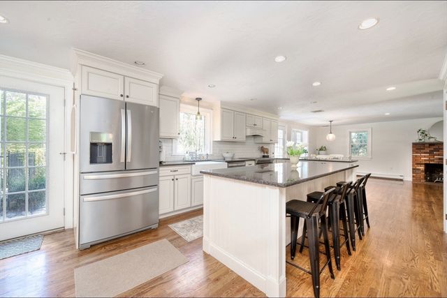 11 Heather's Path, Plympton, MA 02367