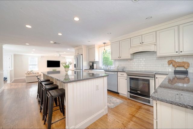 11 Heather's Path, Plympton, MA 02367